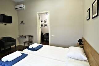 Мини-отель Hotel Loft Тбилиси Двухместный номер Делюкс с 1 кроватью или 2 отдельными кроватями-9
